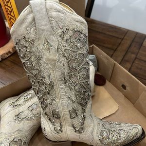 Corral boots like new